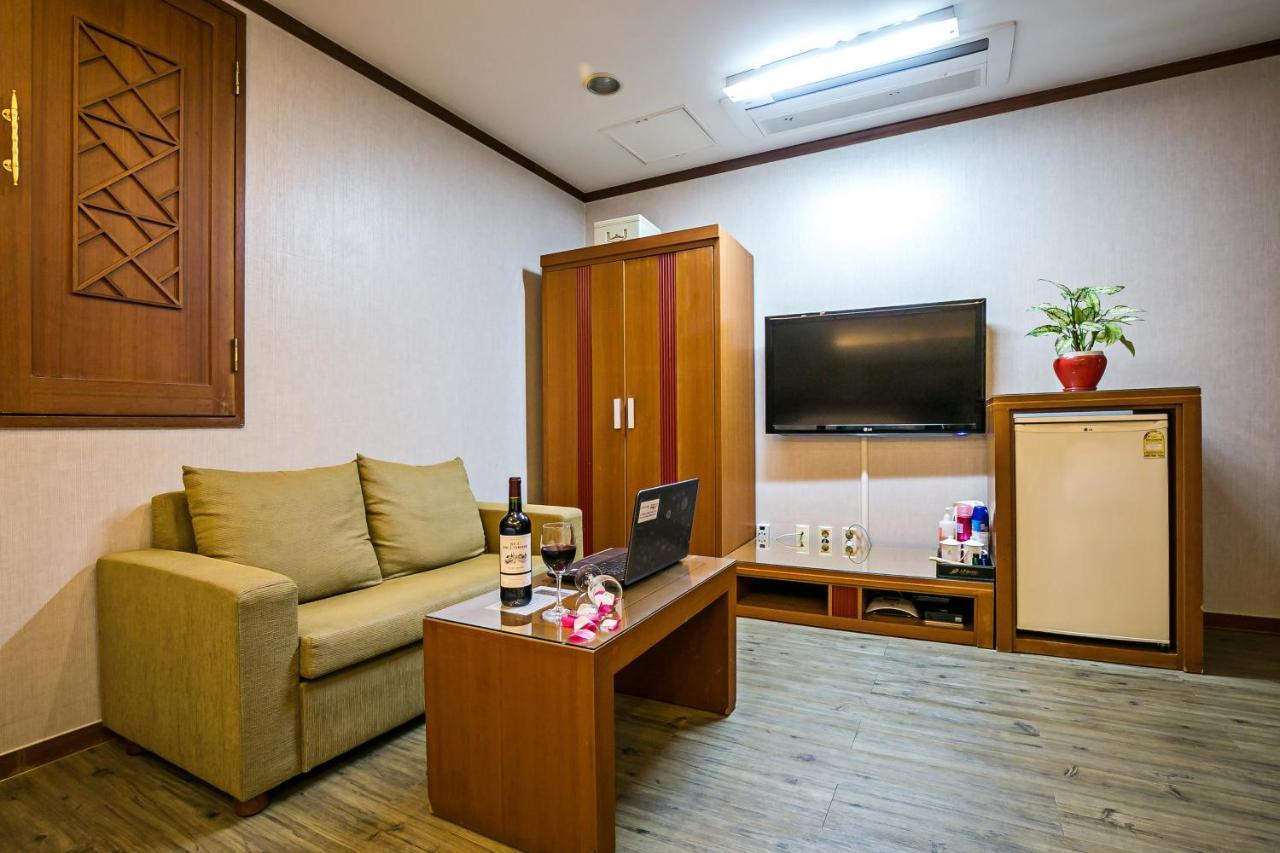 Fiore Hotel Kumi Kültér fotó